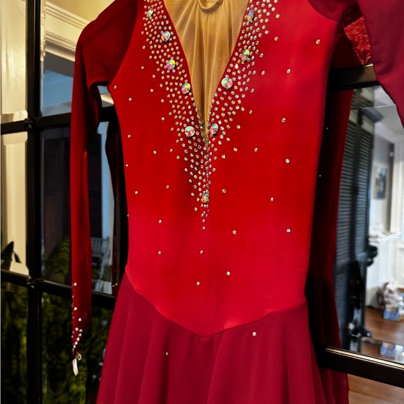 Red costume Crystal embellishment. - Picture 4 of 6